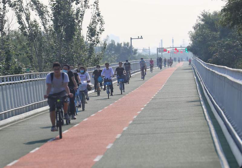 北京首条自行车专用路总骑行量近200万辆次(图1)